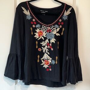 Karyn Seo Bohemian Core Embroidered Floral U-Neck Tee Top Bell Sleeve